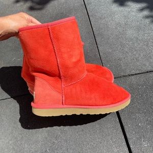 Coral Uggs